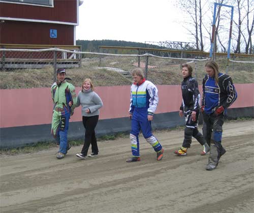 Träning Bollnäs 2007
Lars, Tina, Per, Mattias och Björn inspekterar banan
