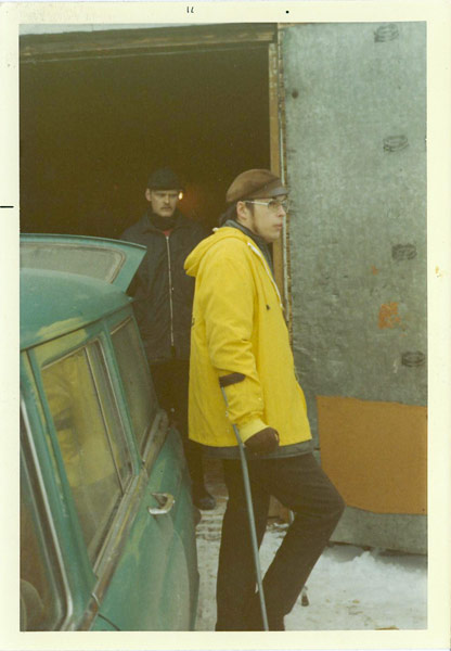 Bertil Dedering
Bild på Bertil Dedering efter ”vurpan” han gjorde på Folkets hus trappa en nyårsafton i början på 70-talet. Han har inte vurpat bara på isbanorna. Det skrevs om den händelsen i ÖP och LT.
