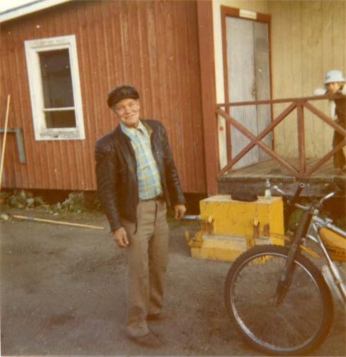 Sten Appelkvist på Fyrvalla
När någon frågade hur gammal Sten Appelkvist var så brukade han svara:
–Jag såg finalen på Wembley -56, då kan du ju räkna själv då...
