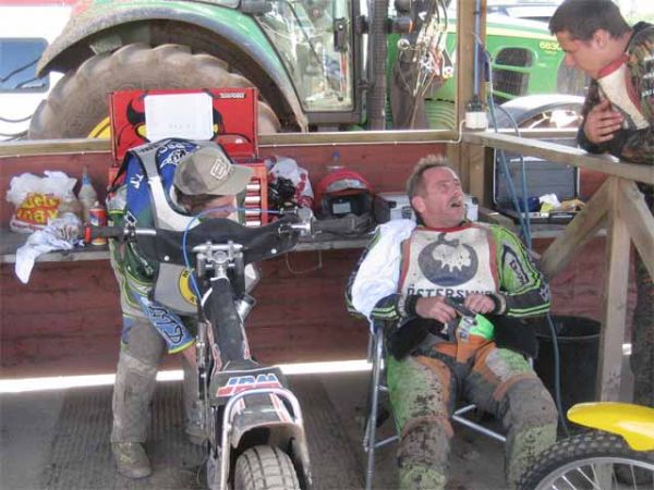 Div 2 Avesta 25 augusti 2007
Totte pustar ut Avesta 25 augusti 2007
