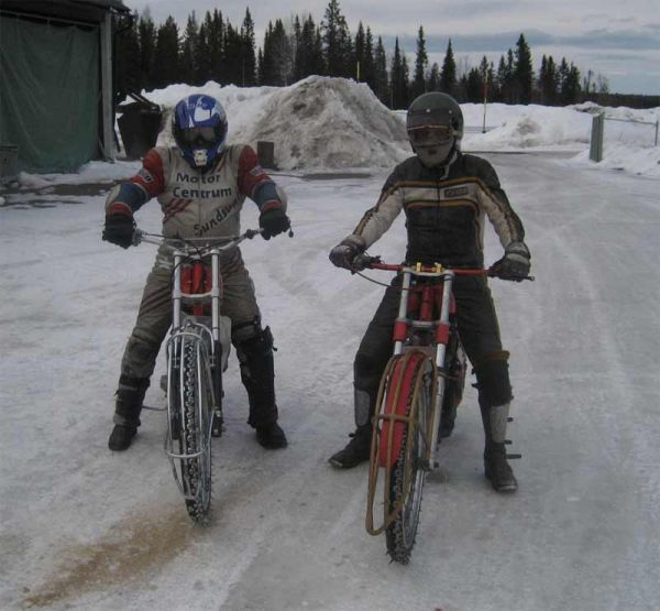 Veteranträning 22 mars 2009
Lukas och Rolf klar för start
