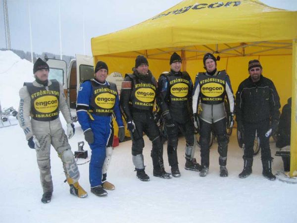 Strömsunds MC
Lagbild från serietävlingen i Strömsund 21 februari 2009
Thomas Höglund, PA Lindström, Hams-Olov Olsén, Lars Ringbert, Johan Lundkvist och Lagledare Åke Johansson
