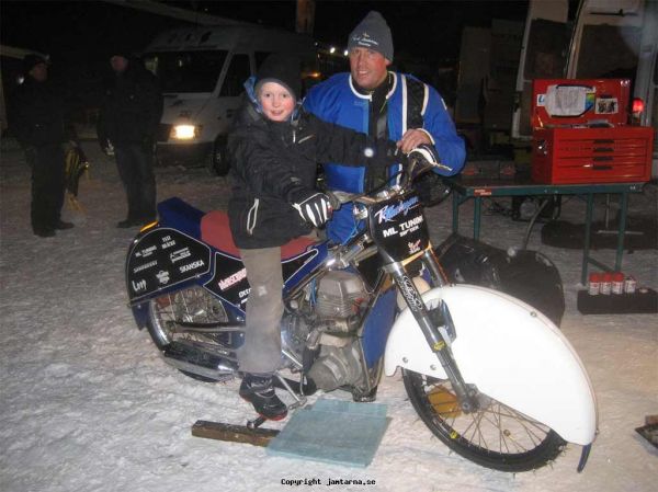 PA och Zebbe
Zebastian Lagerfelt och PA Lindström
Santa cup Strömsund 26 december 09
PA på femte plats.

