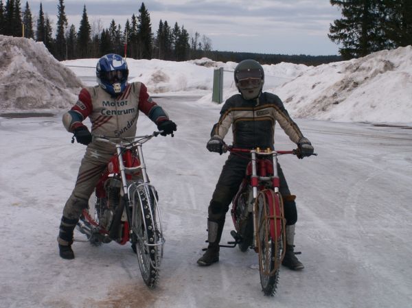 Veteranträning 2009-03-22
Lukas och Rolf
