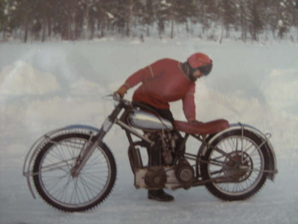 Rannåstjärn 1968
Hasse Appelqvist på Rannåstjärn februari 1968

Foto: Janne Jonsson
